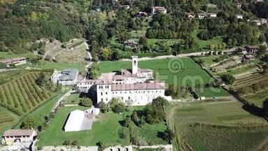 贝加莫，意大利。 Astino前修道院的空中景观，为国际G7农业<strong>峰会</strong>做好准备